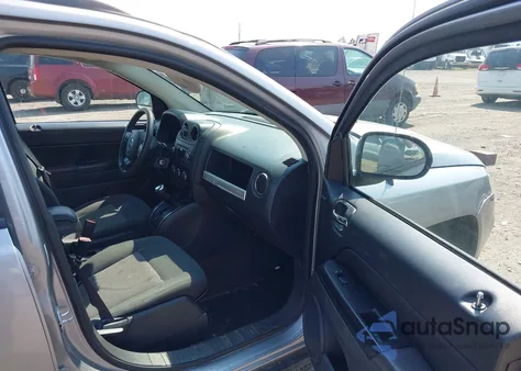 2016 Jeep Compass Sport из США, поврежденный, VIN 1C4NJCBA0GD705393